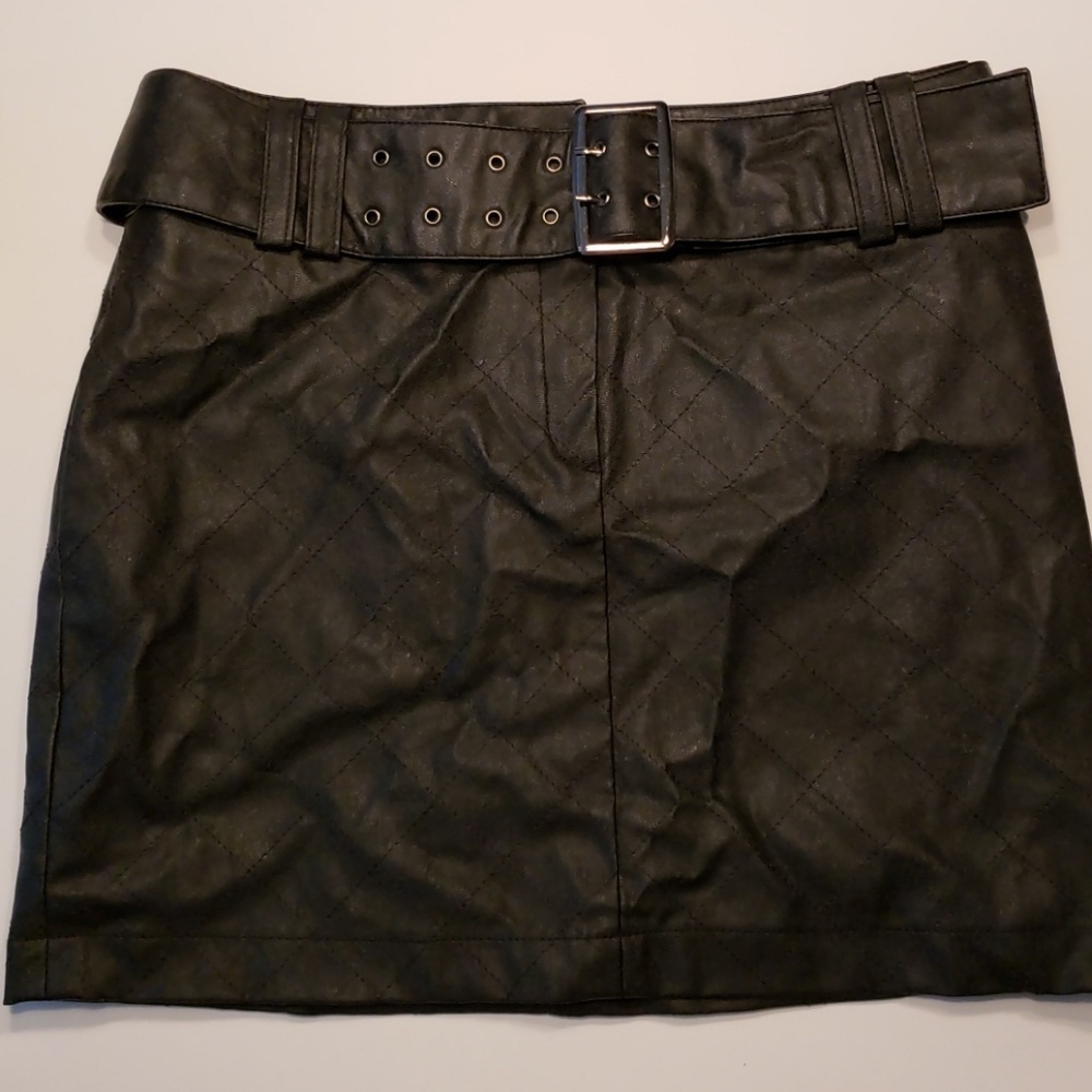 Y2K Forever 21 black pleather belted mini skirt sz s